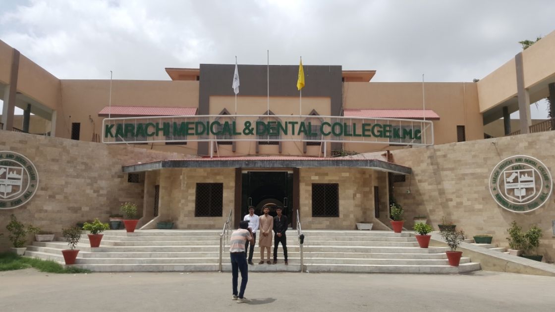 karachi medical and dental college